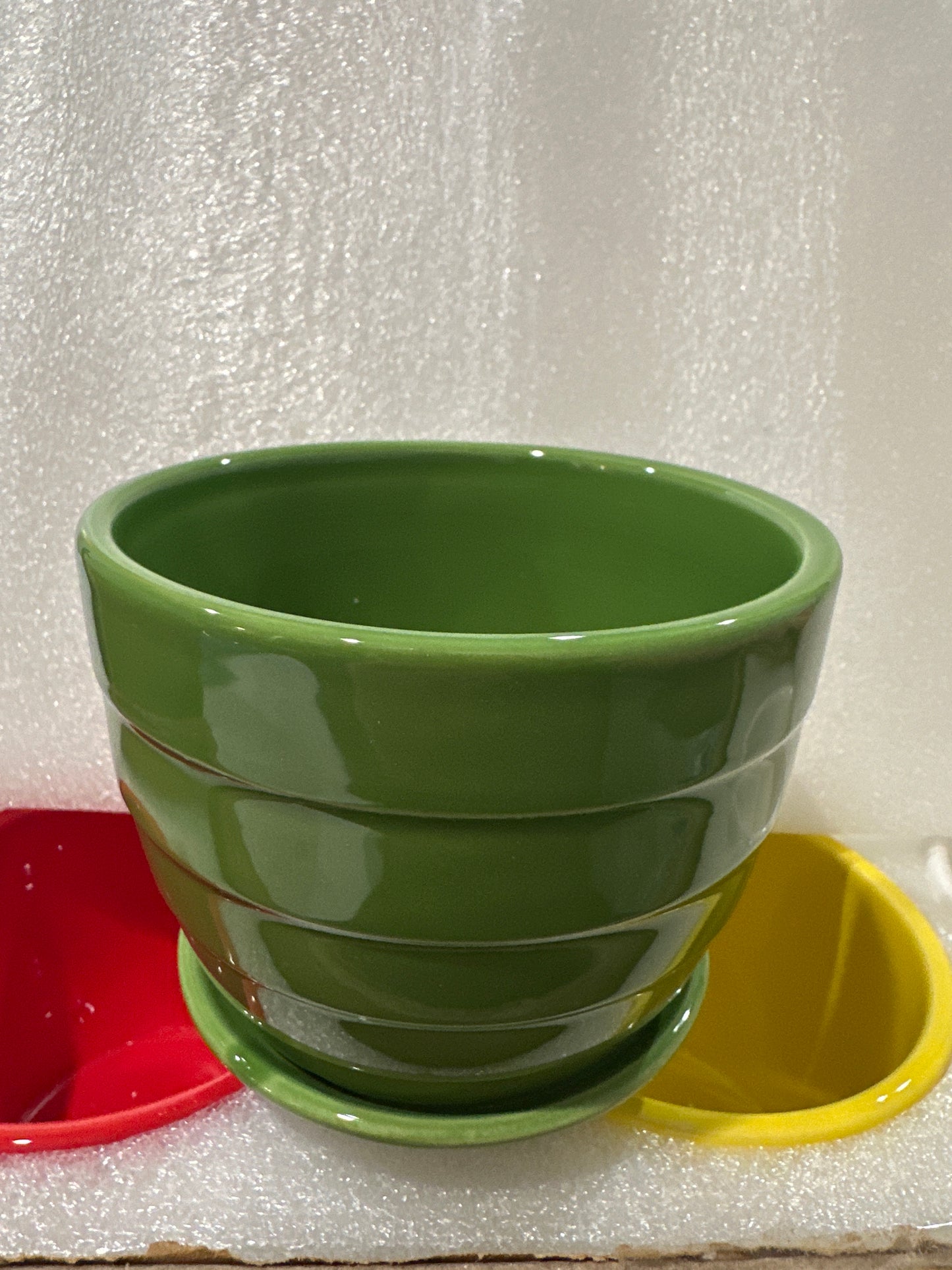 4" slats planter with attached saucer