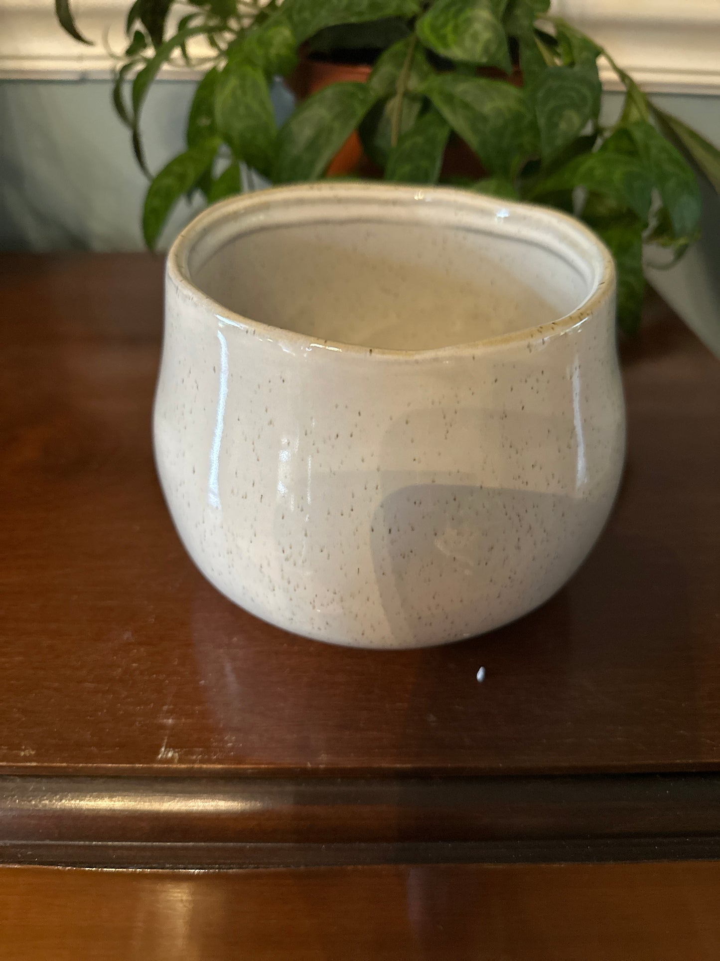 5" white wavy speckled planter (short)